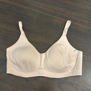 Nike Alate Minimalist Small (a-c)